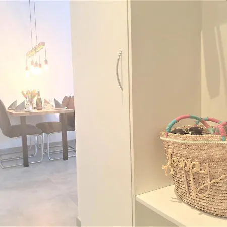 Heimatloft, Am Alten Deich 4-6, 2 32 * Dangast